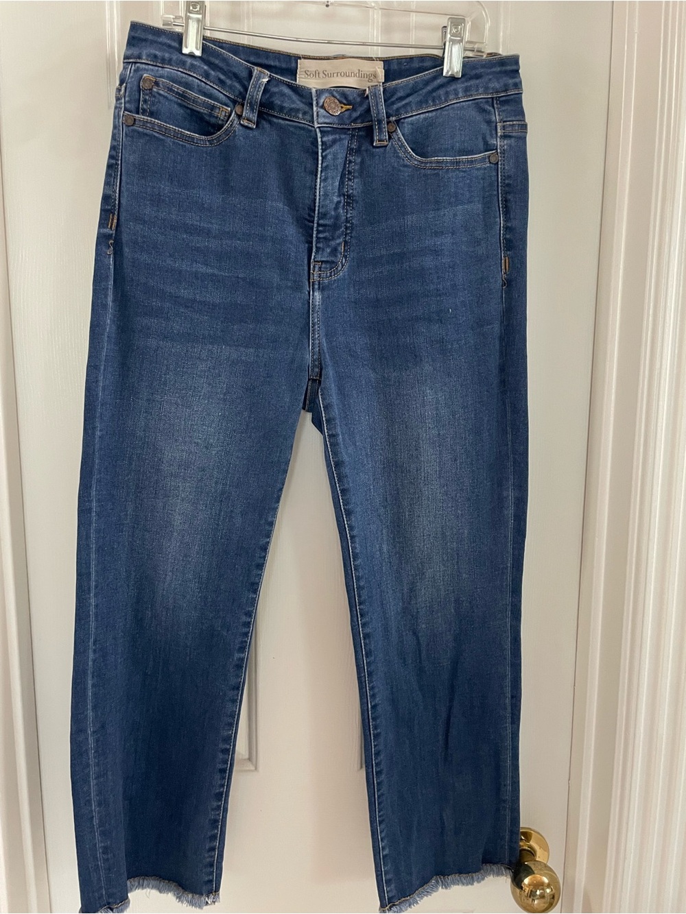 Soft Surroundings Woman’s Distressed Cropped Jeans